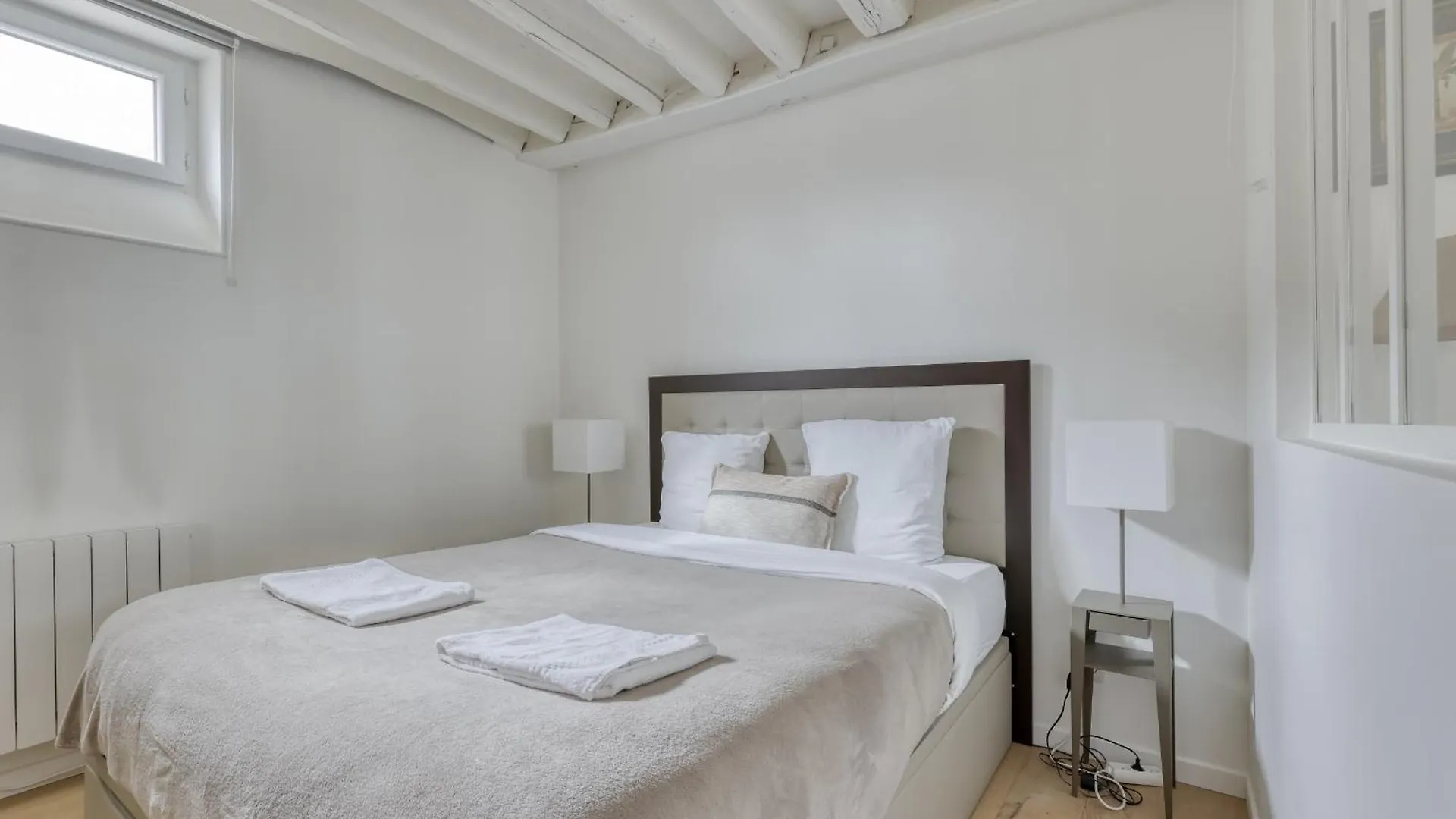 Apartment Tranquil Heaven Up To 4 Guests - Heart Of 07 Paris
